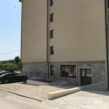 Modern In Shartrez, Shkorpilovsti Апартамент *
