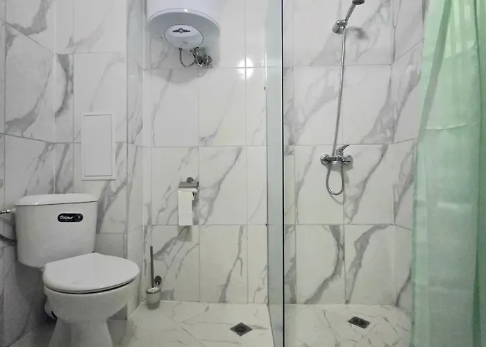 Modern In Shartrez, Shkorpilovsti *