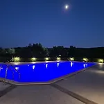 아파트 Modern In Shartrez, Shkorpilovsti *