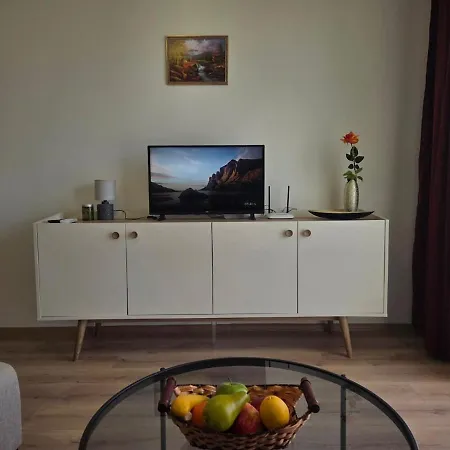 아파트 Modern In Shartrez, Shkorpilovsti 슈코르필로브치