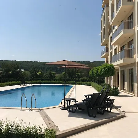 Modern In Shartrez, Shkorpilovsti شقة شكوربيلوفتسي