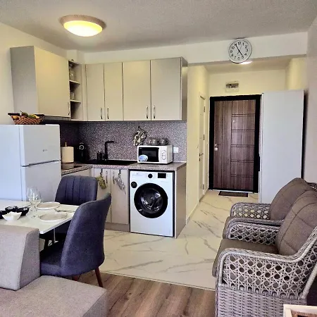 Modern In Shartrez, Shkorpilovsti * شكوربيلوفتسي