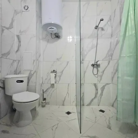 Modern In Shartrez, Shkorpilovsti *