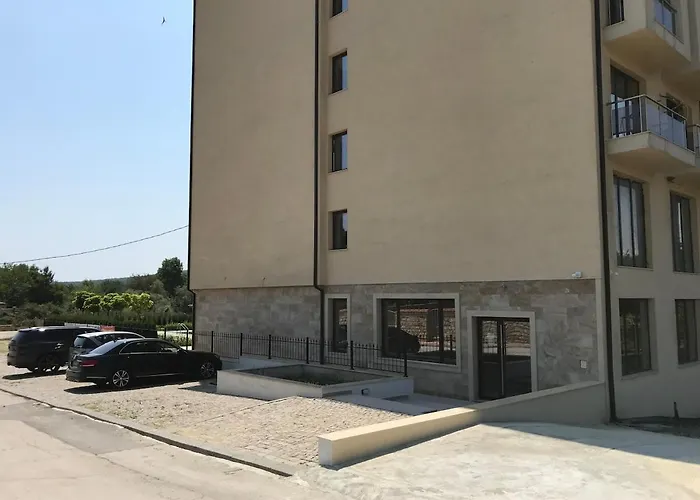 Modern In Shartrez, Shkorpilovsti 아파트 *