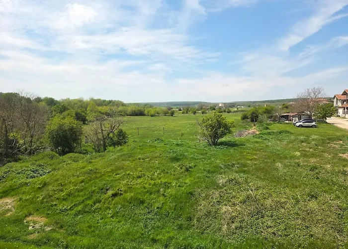 Modern In Shartrez, Shkorpilovsti 아파트 *