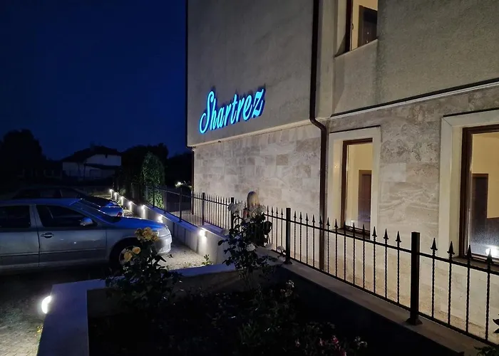 Modern In Shartrez, Shkorpilovsti 슈코르필로브치